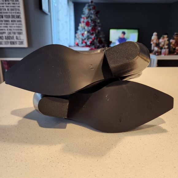 BNWOT Leather western boots - Picture 2 of 3